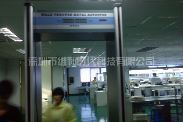 深圳愛可信科技手機(jī)廠采購4臺SD-200S金屬安檢門[圖文]