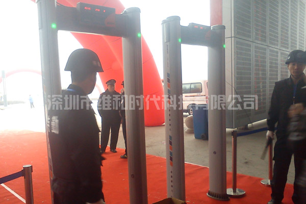 太原市珠寶展覽會(huì)日4臺SD-100B便攜式圓柱形安檢門[圖文]