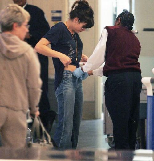 美國機場HI-PE進口安檢門通道及PD140V安檢員檢測手法[圖]