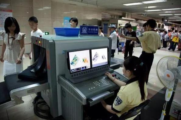 上海地鐵安檢機檢測為什么這么嚴(yán)？.jpg