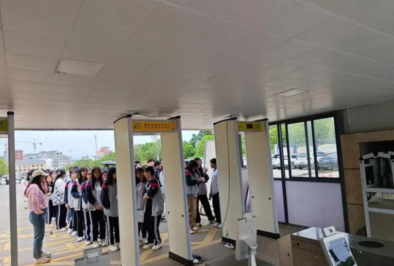 每天過(guò)安檢門(mén)有輻射嗎？