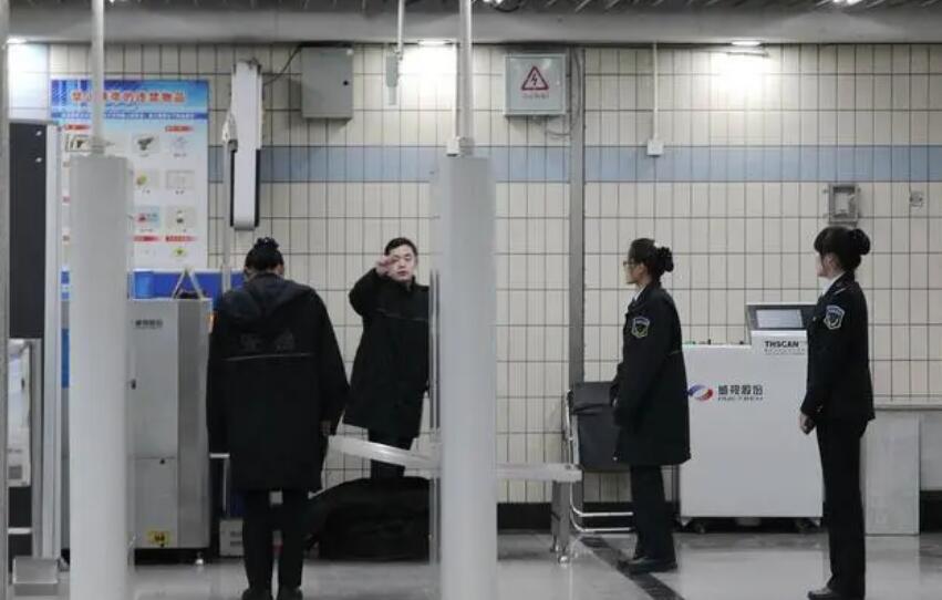 安家門廠家解答：手機安檢門對人體有輻射嗎？